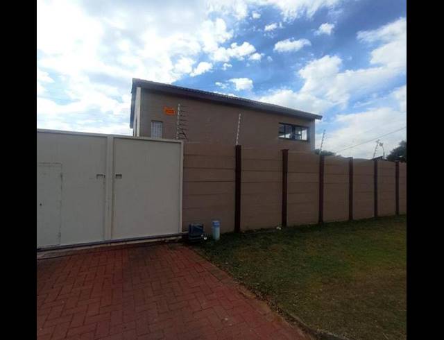 2 BEDROOM PROPERTY TO RENT IN HELDERKRUIN